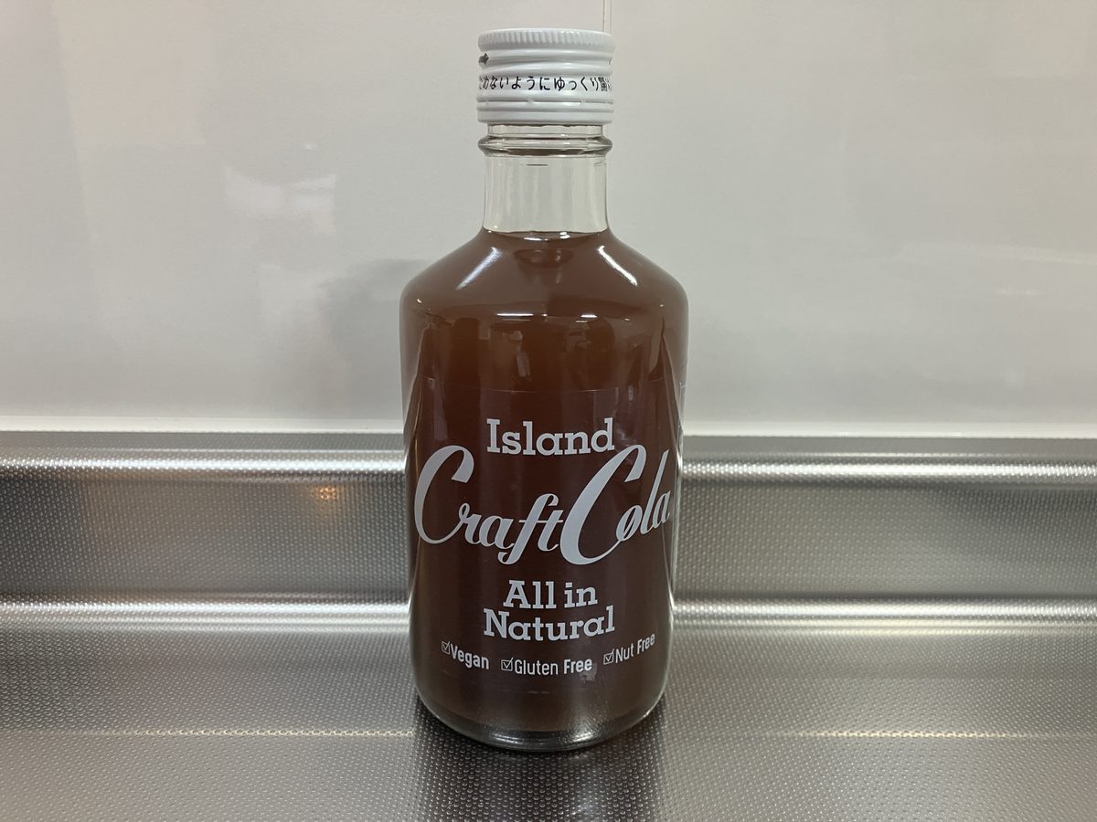 アイランド クラフトコーラ 300mlの瓶（正面ラベル）