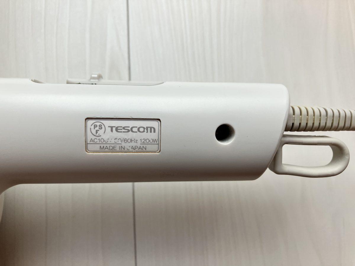 NIB2600のハンドルにある銘板 PSEマークとAC100V 50/60Hz 1200W MADE IN JAPANの表記